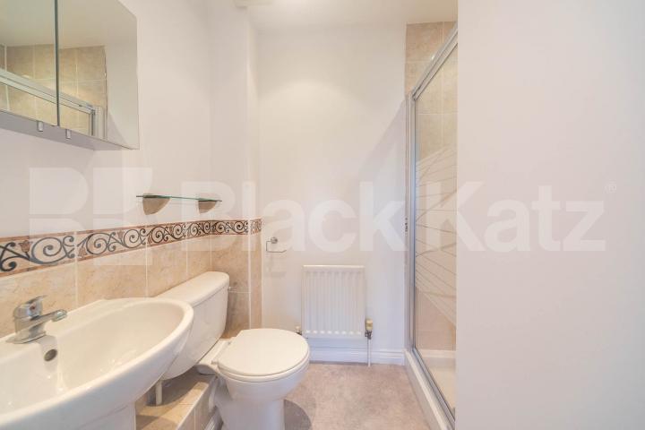 Semi-detached 3 bedroom house located close to major amenities Jules Throne Ave, Enfield